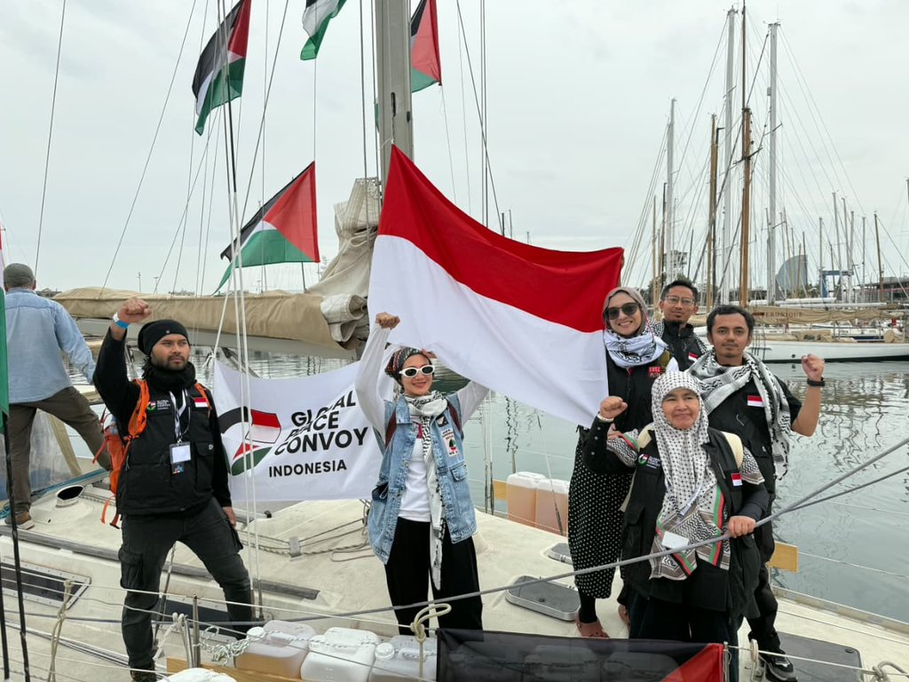 Enam delegasi Global Peace Convoy Indonesia (GPCI) memulai pelayaran akbar Global Sumud Flotilla (GSF) di Port de Vell, Barcelona, Minggu (12/4/2026). Doc: GPCI GPCI