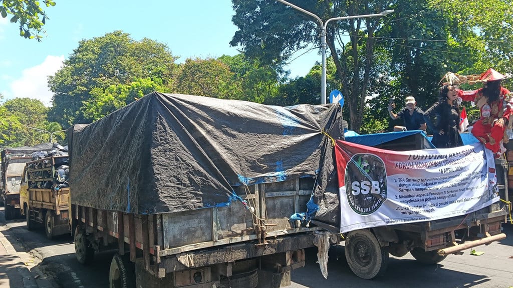 Aksi Forum Komunikasi Swakelola Sampah Bali