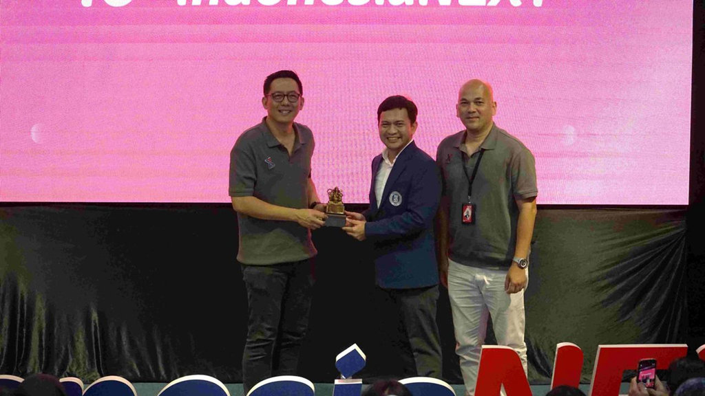 Program ini diperkuat dengan berbagai enhancement seperti Hackathon, Role-Oriented Tutoring, Career Coaching, dan 1-on-1 Mentoring guna mempercepat kesiapan karier talenta muda. (FOTO/dok. Telkomsel) Body Artikel Telkomsel 4