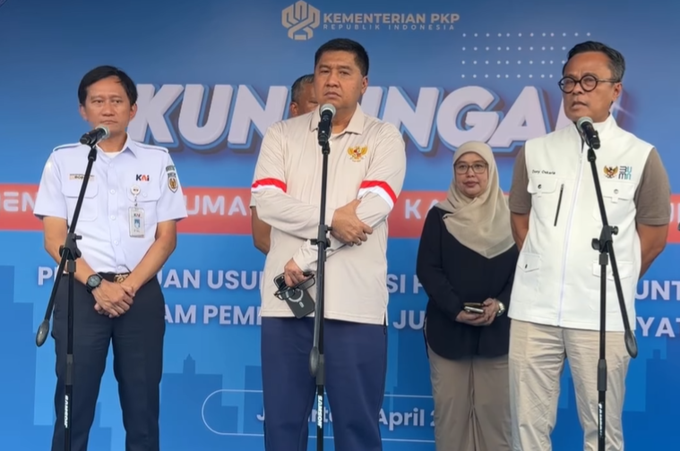 Kunjungan Menteri PKP Maruarar Sirait, Kepala BP BUMN Dony Oskaria dan Dirut PT KAI Kepala BP BUMN Dony Oskaria ke Tanah Abang, Minggu (5/4/2026). Maruarar Sirait
