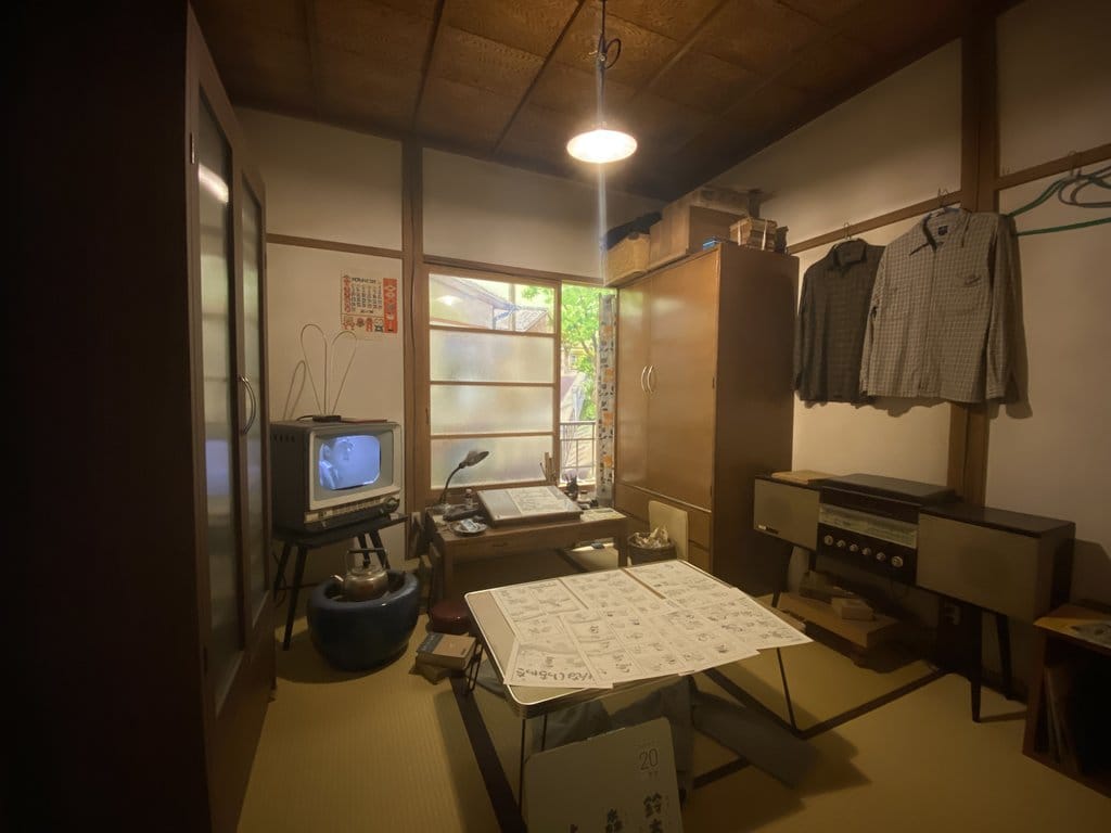 Replika kamar mangaka Yokota Tokuo di Tokiwaso Manga Museum. tirto.id/Fadrik Aziz Tokiwaso Manga Museum