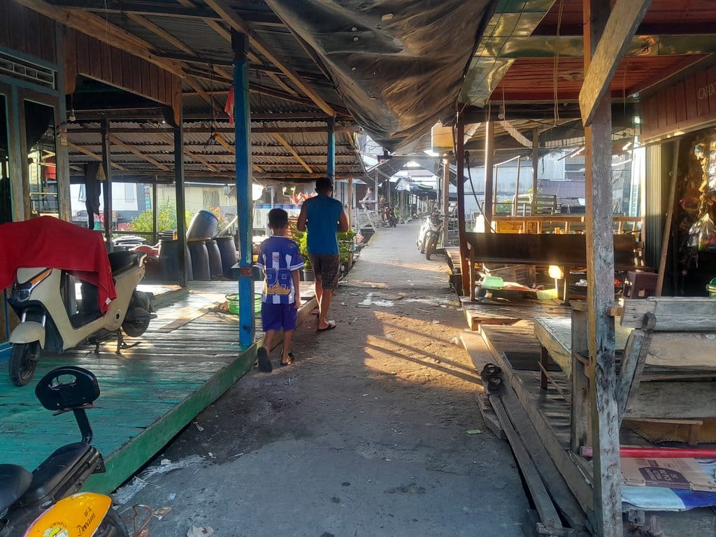 Suasana di salah satu desa di Kecamatan Cengal, Kabupaten Ogan Komering Ilir (OKI), Provinsi Sumatra Selatan, Senin (27/4/2026)/Kontributor Tirto Suasana di salah satu desa di Kecamatan Cengal, Kabupaten Ogan Komering Ilir (OKI), Provinsi Sumatra Selatan, Senin (27/4/2026)/Kontributor Tirto