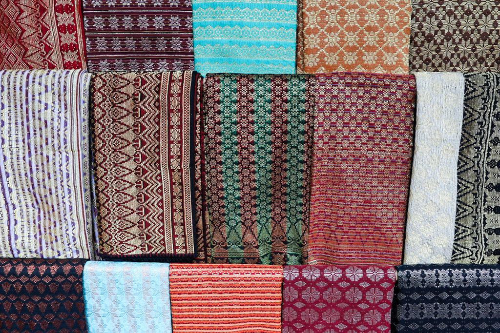 Ragam motif kain songket tradisional khas Aceh dirumah produksi Mutiara Songket. Foto : tirto.id/Firhan Farabi Kain Tenun Tradisional Aceh
