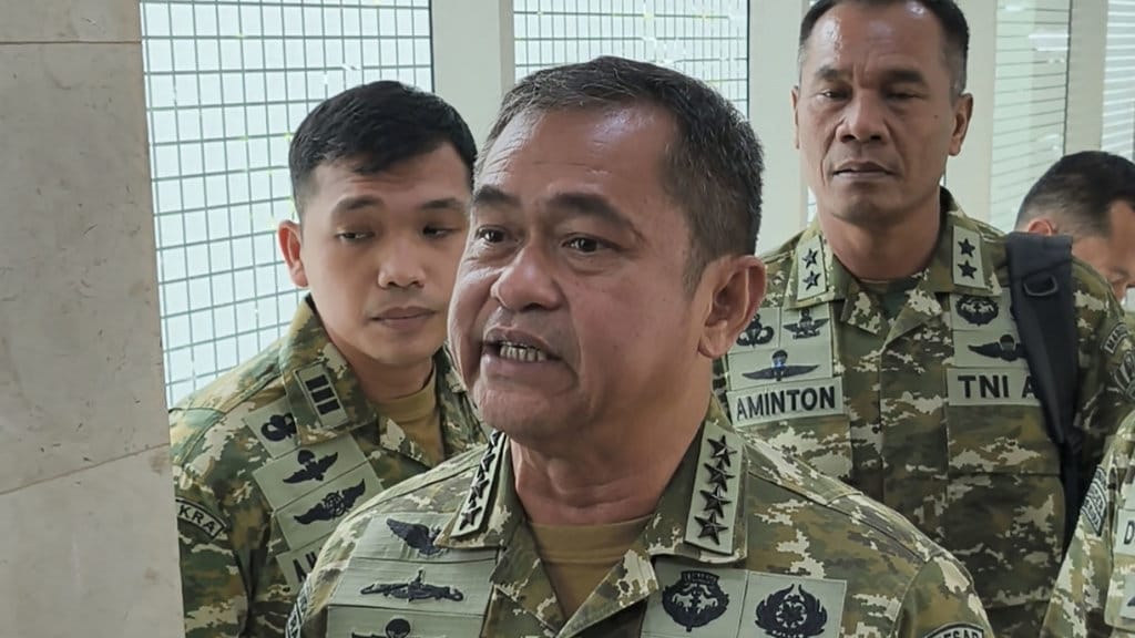 Kepala Staf Angkatan Darat (KSAD), Jenderal TNI Maruli Simanjuntak, memberikan komentar mengenai penayangan film Pesta Babi, sebuah film yang mengangkat isu proyek strategis nasional (PSN) di Papua Selatan. Saat ditemui di Gedung DPR, Senayan, Jakarta Pusat, pada Selasa (19/5/2026), tirto.id/Naufal Majid Maruli Simanjuntak
