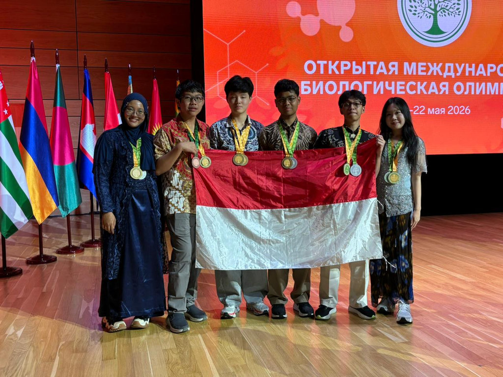 Tim Olimpiade Biologi Indonesia meraih 2 medali emas, 4 perak, dan 1 perunggu dalam ajang Open International Biology Olympiad (OIBO) 2026 di Rusia. Foto/Dok. Tim Olimpiade Biologi Indonesia Tim Olimpiade Biologi Indonesia