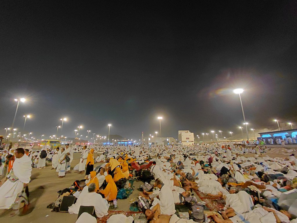 Jemaah haji Indonesia sedang mabit di Muzdalifah pada malam tanggal 10 Dzulhijjah 1447 H atau Rabu dini hari (27/5/2026). Abdul Aziz/MCH 2026. Muzdalifah