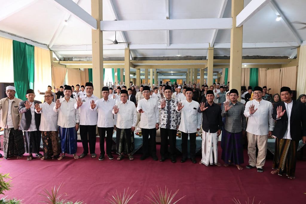 Rabithah Ma'ahid Islamiyah Pengurus Besar Nahdlatul Ulama (RMI PBNU) bersama Satuan Anti Kekerasan (SAKA) PBNU resmi meluncurkan Kampanye Gerakan Nasional 'Pesantrenku Aman' di Pondok Pesantren Al Yasini, Pasuruan, Jawa Timur, pada Selasa (2/6/2026). (Sumber: RMI PBNU) Deklarasi Pesantrenku Aman