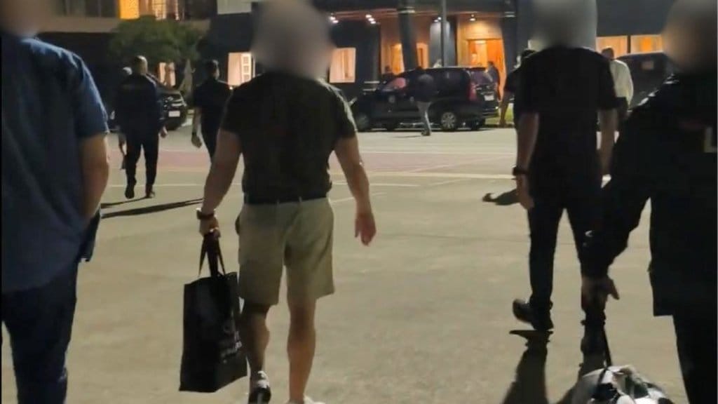 Penangkapan dan pendeportasian WN Australia buronan Interpol berinisial AP (55) di Bandara Ngurah Rai, Kamis (11/06/2026). Foto/ Humas Imigrasi Ngurah Rai Penangkapan WN Australia