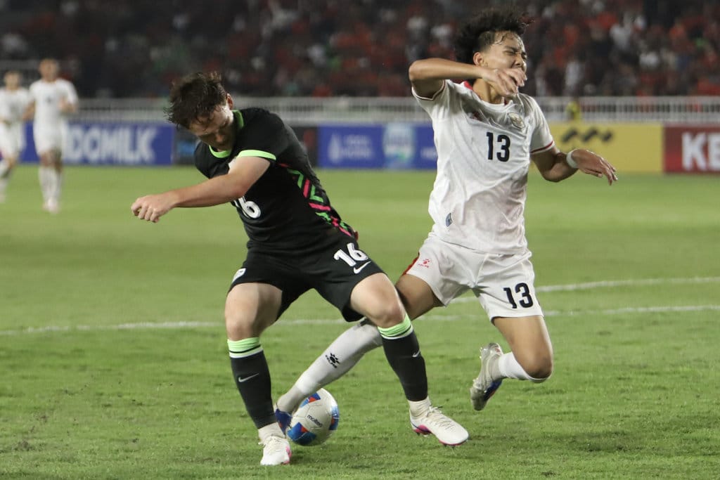 Timnas Indonesia U19 saat menghadapi Australia di semifinal Piala AFF U19 2026 di Stadion Utama Sumatera Utara, Kabupaten Deli Serdang, Sumatera Utara, Kamis (11/6/2026). ANTARA FOTO/Yudi Manar/Lmo/sgd Semifinal Piala AFF U19 Indonesia vs Australia