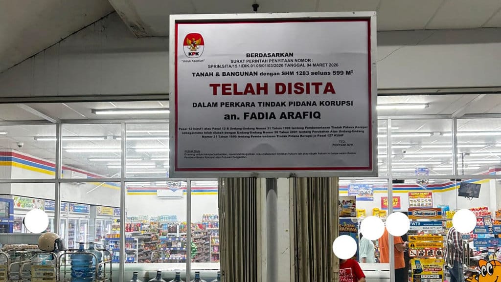 Salon dan minimarket yang disita KPK terkait kasus dugaan korupsi di Pemkab Pekalongan yang menjadikan Bupati Pekalongan nonaktif Fadia Arafiq, sebagai tersangka. tirto.id/Auliya Umayna KPK Sita Rumah Fadia Arafiq dan Tanah 1 Hektar