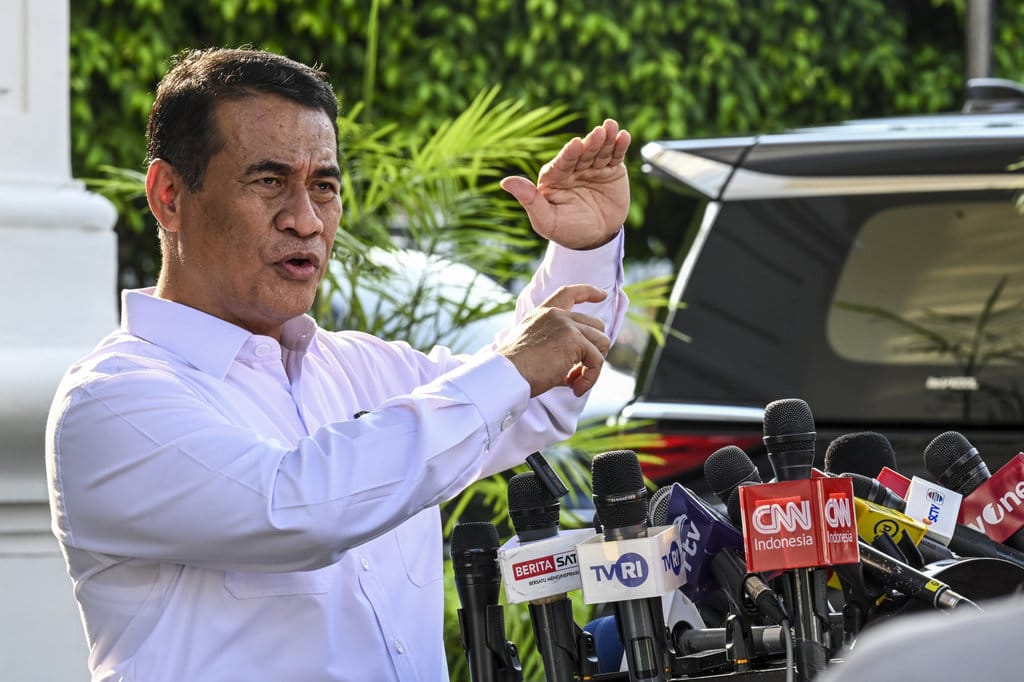 Menteri Pertanian Amran Sulaiman memberikan keterangan pers usai bertemu dengan Presiden Prabowo Subianto di Istana Merdeka, Jakarta, Kamis (18/6/2026). ANTARA FOTO/Galih Pradipta/wsj. Indonesia telah berhasil mencapai status swasembada pangan