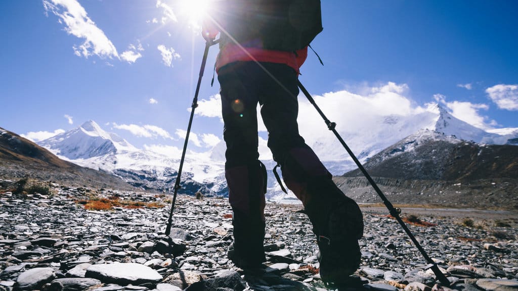 ilustrasi trekking pole. FOTO/iStockphoto ilustrasi trekking pole
