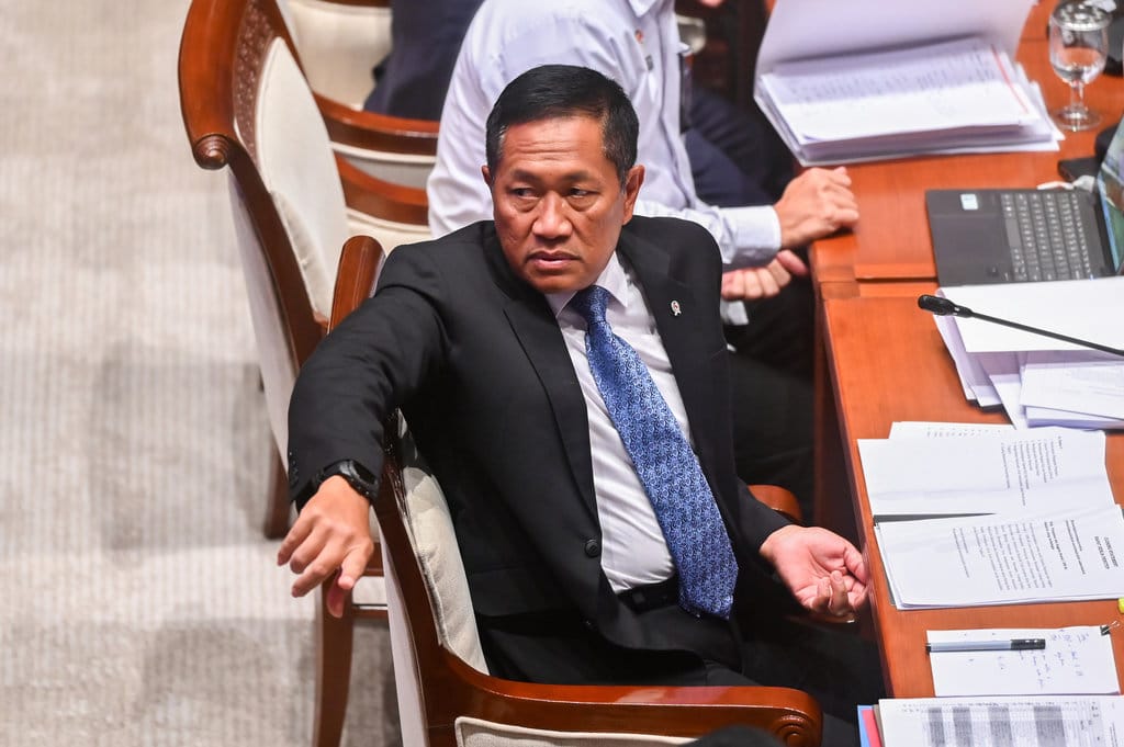 Wakil Menteri Pertahanan Donny Ermawan saat mengikuti rapat kerja dengan Komisi I DPR di Kompleks Parlemen, Senayan, Jakarta, Rabu (1/7/2026). Komisi I DPR bersama pemerintah melalui Kementerian Pertahanan, Kementerian Luar Negeri, dan Kementerian Hukum menyetujui Rancangan Undang-Undang (RUU) Ratifikasi terkait kerja sama pertahanan Indonesia dengan Turki dan Indonesia dengan Malaysia. ANTARA FOTO/Rivan Awal Lingga/YU Raker Komisi I DPR bahas RUU Ratifikasi
