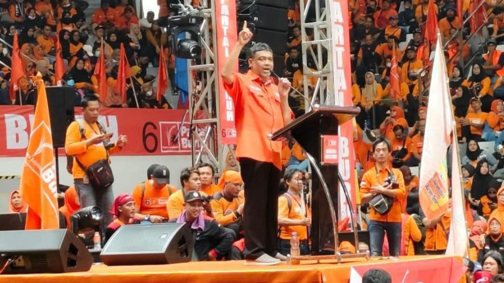 Presiden Partai Buruh Said Iqbal memberikan orasi dalam acara 'Kampanye Nasional Partai Buruh' di Istora Senayan, Jakarta, Kamis (8/2/2024). ANTARA/Nadia Putri Rahmani Kampanye Akbar Partai Buruh