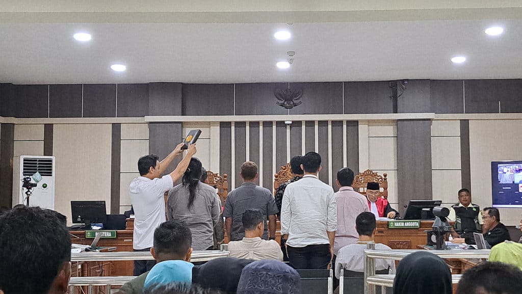 Sejumlah saksi sidang kasus korupsi proyek DJKA diambil sumpah dalam sidang terdakwa Sudewo di Pengadilan Tipikor Semarang, Senin (13/7/2026). FOTO/Baihaqi Annizar Sidang Kasus DJKA