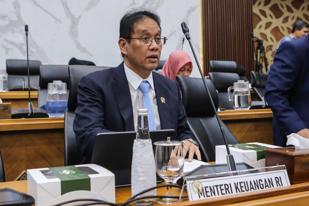 Menteri Keuangan Purbaya Yudhi Sadewa mengikuti rapat kerja dengan Banggar DPR di Kompleks Parlemen, Senayan, Jakarta, Selasa (14/7/2026). Rapat tersebut membahas pokok-pokok RUU tentang Pertanggungjawaban atas pelaksanaan APBN Tahun Anggaran 2025 dan pembentukan panja-panja. ANTARA FOTO/Asprilla Dwi Adha/YU Raker Banggar DPR dengan Menteri Keuangan