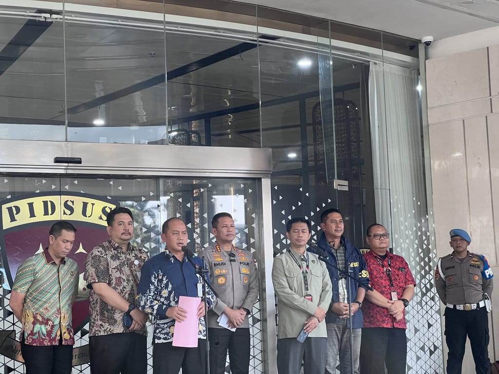 Konferensi pers Kejaksaan Agung, Kortastipidkor Polri, dan Polda Metro Jaya terkait dugaan korupsi Asabri, Krakatau Steel, dan PLN batu bara, Jumat (17/7/2026). tirto.id/Ayu Mumpuni Konpers Kasus Korupsi TPPU Asabri