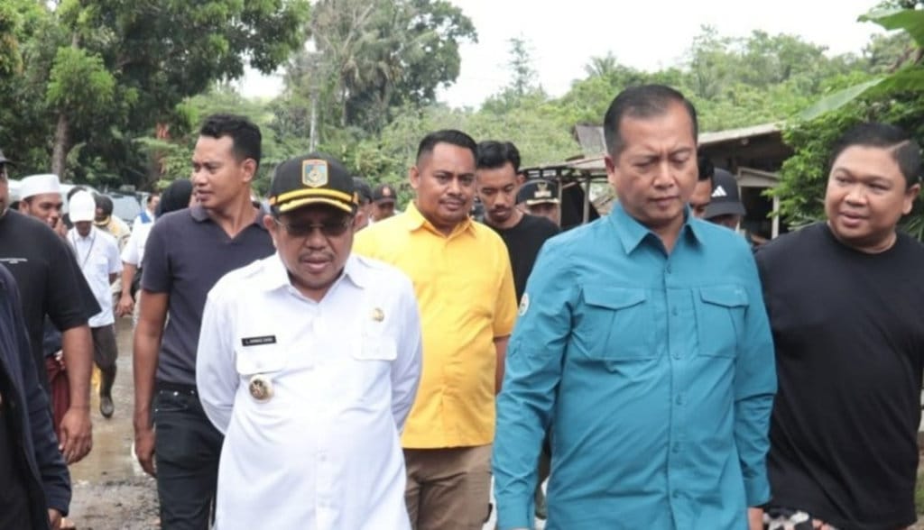 Gubernur Nusa Tenggara Barat (NTB) bersama Bupati Lombok Barat yang turun langsung meninjau lokasi terdampak bencana, Rabu (14/1/2026). FOTO/diskominfo.lombokbaratkab.go.id Lalu Ahmad Zaini