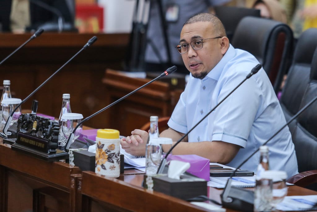 Wakil Ketua Komisi VI DPR Andre Rosiade memimpin rapat kerja dengan Menteri Perdagangan Budi Santoso dan Kepala BPOM Taruna Ikrar di Kompleks Parlemen, Senayan, Jakarta, Selasa (21/7/2026). Rapat tersebut membahas persetujuan pengesahan empat perjanjian perdagangan internasional yaitu Indonesia-Uni Ekonomi Eurasia Free Trade Agreement, Second Protocol to Amend The ASEAN Trade in Goods Agreement, ACFTA 3.0 Upgrade Protocol dan ASEAN Food Safety Regulatory Framework Agreement. ANTARA FOTO/Asprilla Dwi Adha/wsj. Raker Komisi VI DPR dengan Menteri Perdagangan