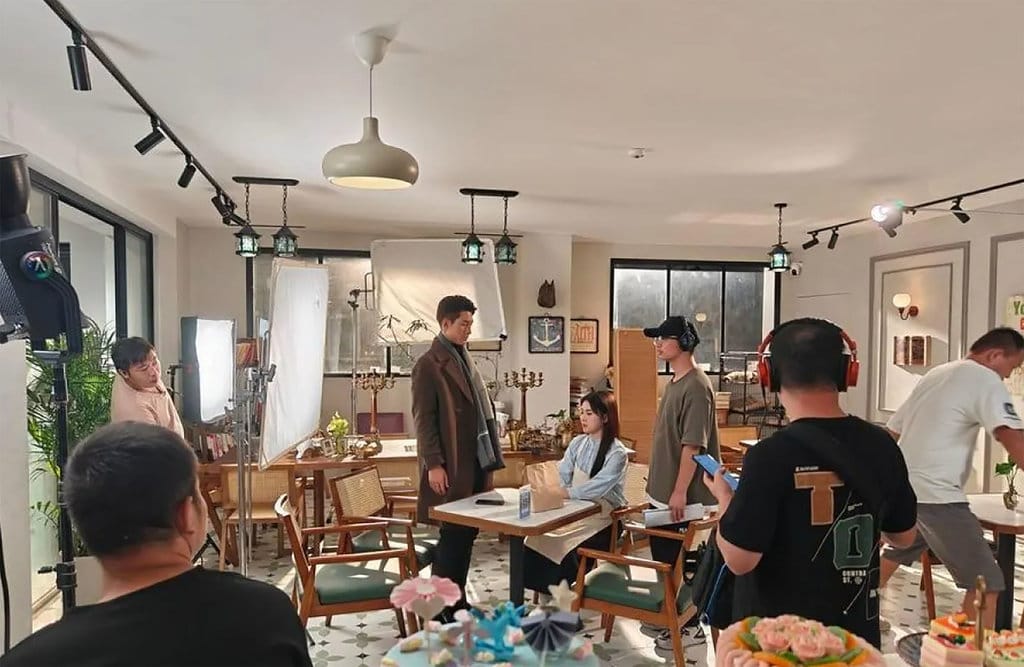 Foto tanpa tanggal ini menunjukkan lokasi syuting drama pendek di Pusat Video Pendek Internasional Shanghai di Shanghai, Tiongkok timur. ANTARA/Xinhua Ilustrasi Drama China