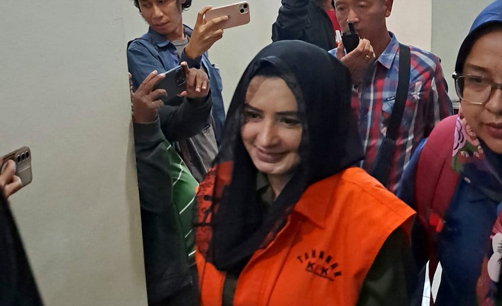 Bupati Pekalongan nonaktif, Fadia Arafiq, menjalani sidang perdana di Pengadilan Tindak Pidana Korupsi (Tipikor) Semarang, Kamis (23/7/2026). FOTO/Baihaqi Annizar Sidang Perdana Fadia Arafiq