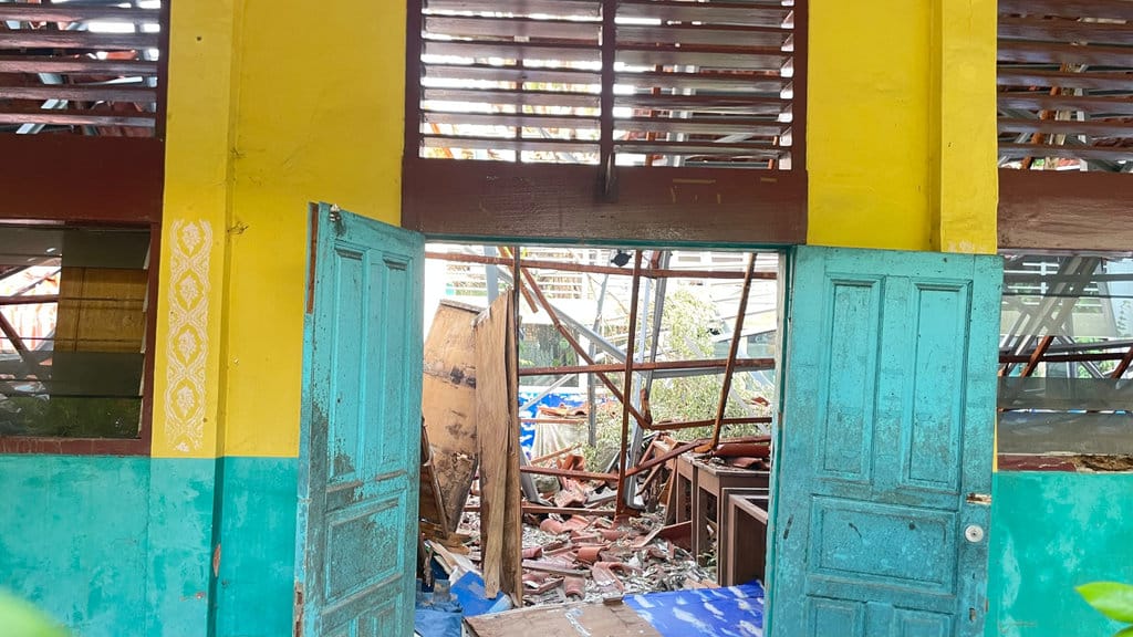 Gubernur DKI Jakarta, Pramono Anung, Meninjau SDN Kebayoran Lama Selatan 09 Untuk Melakukan Renovasi, Jumat (24/07/26). FOTO/Putri Az zahra SDN Kebayoran Lama Selatan 09