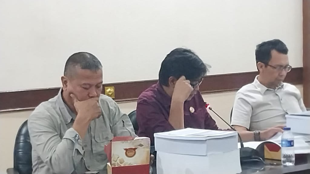 DPRD Jember menggelar rapat bersama Tim Anggaran Pemerintah Daerah (TAPD) di Ruang Badan Musyawarah (Banmus) Gedung DPRD Jember, Senin (27/7/2026). FOTO/Jember Yang Itu Rapat KUA-PPAS APBD 2027 DPRD Jember