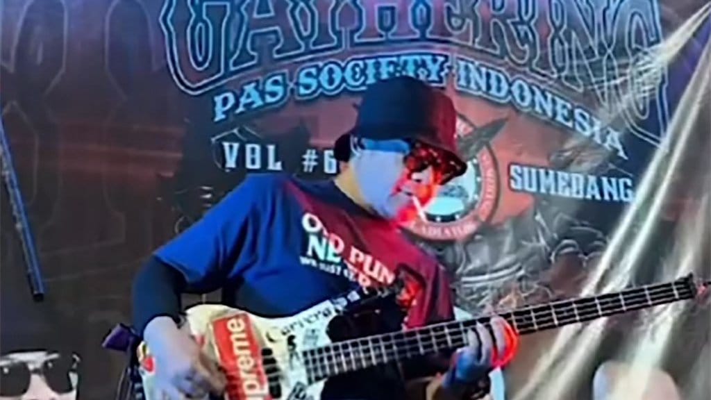 Trisno Bassist Pas Band. instagram/tris_noize Trisno Bassist Pas Band