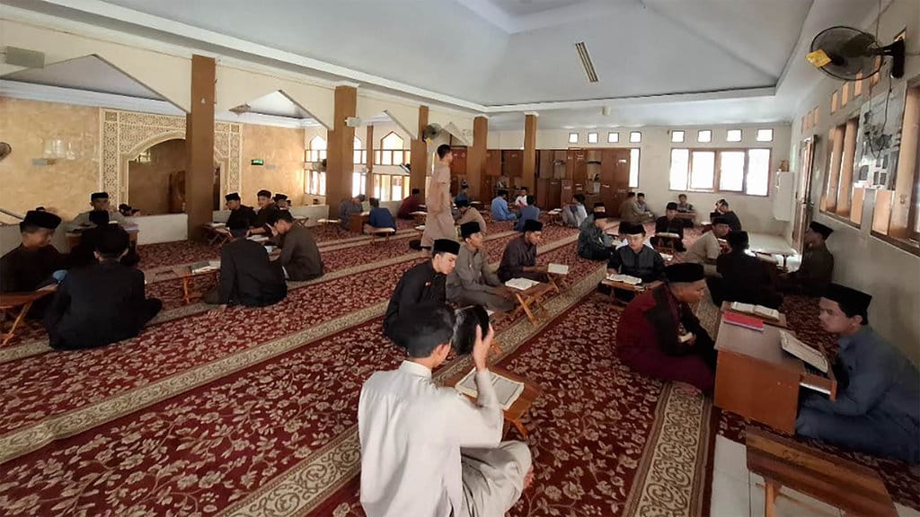 Suasana halaqoh Quran di Pesantren Tajfidz Al Quran dan dan Bahasa Arab Bina Madani, Bogor pada Minggu (2/8/2026). tirto.id/Irfan Amin halaqoh Quran di Pesantren Tajfidz Al Quran