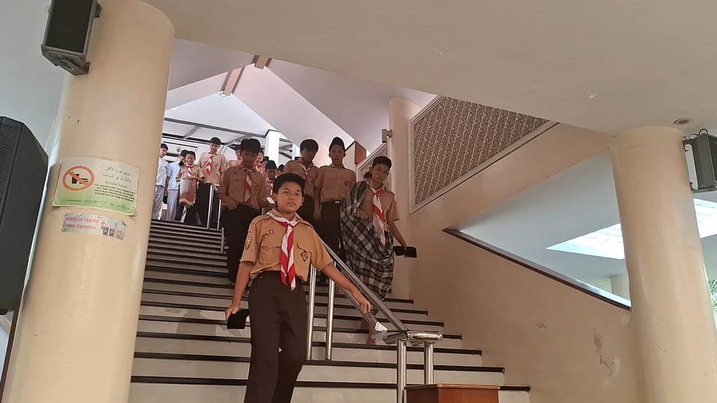 Suasana santri selepas Salat Jumat di Pondok Pesantren Al Hamidiyah Depok pada Jumat (31/7/2026). tirto.id/Irfan Amin Pondok Pesantren Al Hamidiyah Depok