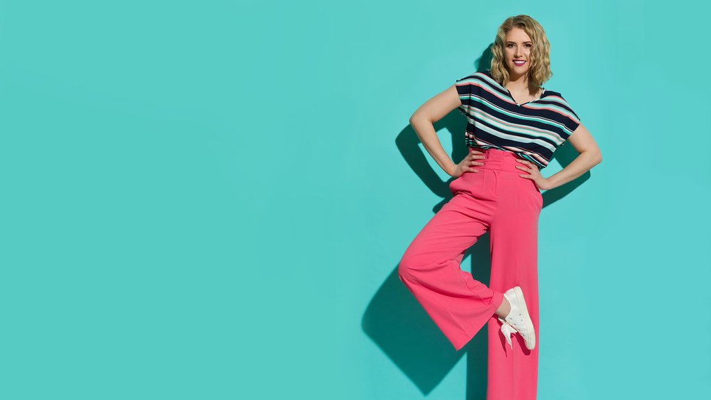 Ilustrasi perempuan celana pink. foto/istockphoto Ilustrasi perempuan celana pink