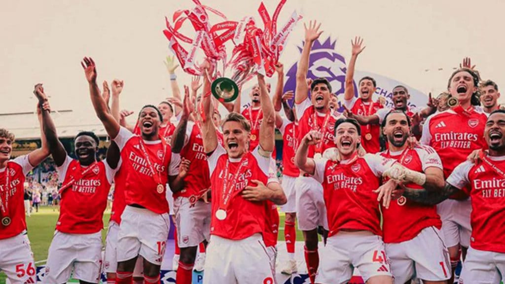 Arsenal menuntaskan musim Liga Inggris 2025/26 dengan kemenangan 2-1 atas Crystal Palace di Selhurst Park, Minggu (24/5). (X/Arsenal) Arsenal juara Liga Inggris 2025/26