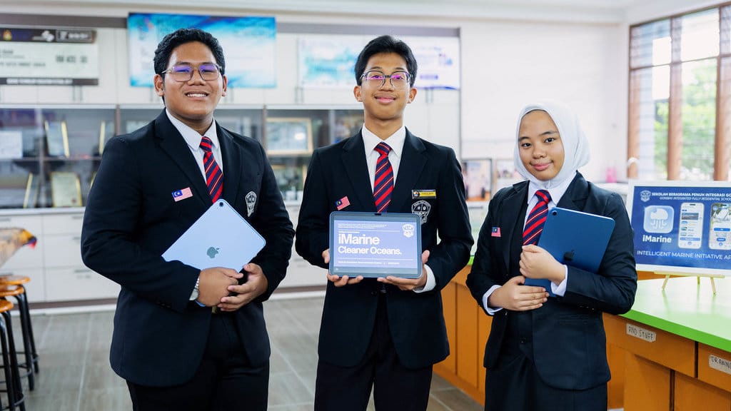 Siswa-siswa Integomb. foto/Dok. Apple SIswa Integomb