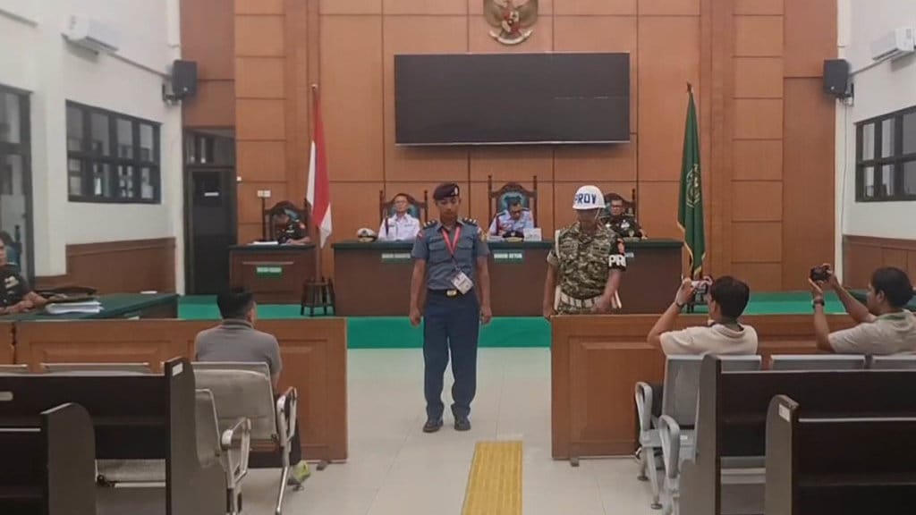 Terdakwa Mayor Laut Faisal Mulia saat menjalani sidang pemeriksaan di Pengadilan Militer Tinggi I Medan, Provinsi Sumatera Utara, Selasa (11/8/2026). tirto.id/(Nanda Fahriza Batubara) Faisal Mulia