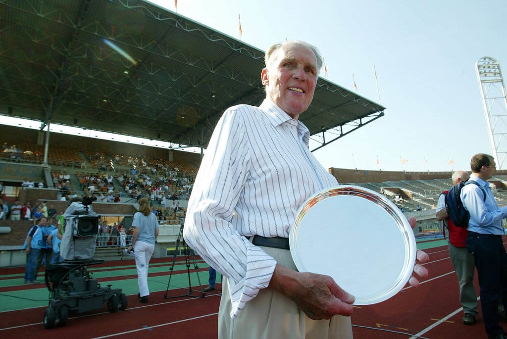 Pelatih Rinus Michels dengan penghargaan. Reuters/layanan Pics United / BSR Agency Rinus Michels