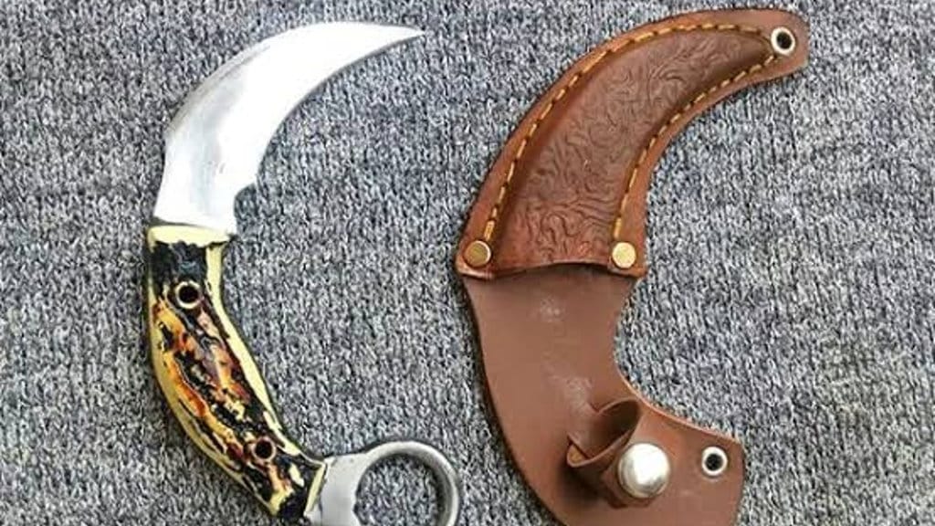 Karambit, pisau genggam kecil asal Minangkabau. (Sumber: X/@PutraBuana_) Karambit