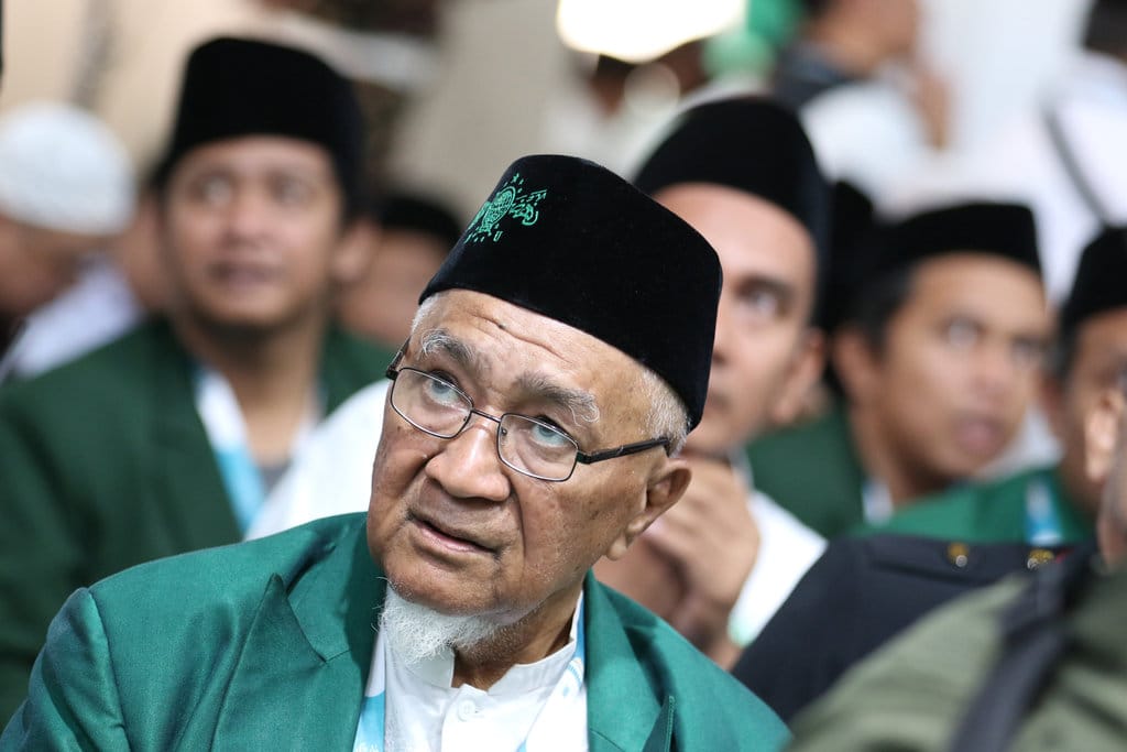 Peserta Muktamar ke-35 Nahdlatul Ulama (NU) saat pembukaan di Lapangan Untung Suropati Tambakberas Jombang, Jawa Timur, Kamis (27/8/2026). Muktamar ke-35 NU yang digelar 27-31 Agustus itu secara resmi dibuka Presiden Prabowo Subianto dan dihadiri ribuan peserta. ANTARA FOTO/Syaiful Arif/foc. Antusiasme pembukaan Muktamar NU di Jombang