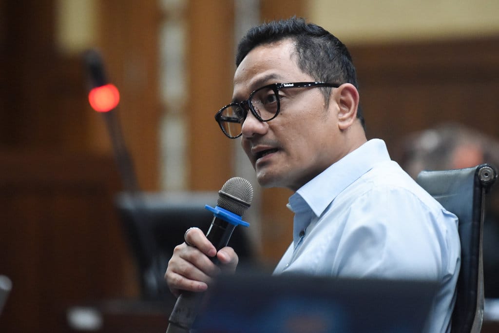 Kepala Badan Pelaksana Badan Pengelola Keuangan Haji (BPKH) Fadlul Imansyah memberikan keterangan saksi saat sidang lanjutan kasus korupsi kuota haji dengan terdakwa Ishfah Abidal Azis alias Gus Alex di Pengadilan Tipikor, Jakarta, Kamis (27/8/2026). Sidang bagi eks staf khusus dari mantan Menteri Agama Yaqut Cholil Qoumas tersebut beragenda mendengarkan keterangan tiga orang saksi yang dihadirkan JPU KPK yakni Kepala Badan Pelaksana Badan Pengelola Keuangan Haji (BPKH) Fadlul Imansyah, Deputi Keuangan BPKH Irwanto, serta Pembantu Staf Teknis Haji 2 (PSTH2) Kantor Urusan Haji KJRI Jeddah periode 2021-2024 M. Lutfi Makki. ANTARA FOTO/Indrianto Eko Suwarso/wsj. Kepala BPKH bersaksi di sidang korupsi kuota haji
