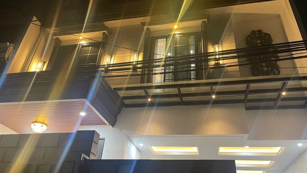 Rumah milik Anggota DPRD Bengkulu, Vinna Leddy Anggraheny, di Jakarta Selatan yang disita KPK, Senin (31/8/2026). tirto.id/Umay Rumah Vinna Leddy Anggraheny