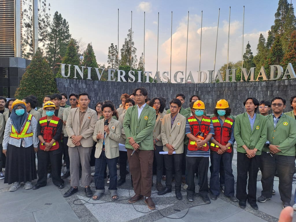 Maul dari aliansi mahasiswa UPN 'Veteran' Yogyakarta memberikan keterangan terkait video yang diunggah Polda DIY di kawasan Bundaran UGM Kamis (3/9/2026). (FOTO/Cahyo Purnomoedi) Aksi Demo Aliansi Masyarakat Sipil di Yogyakarta