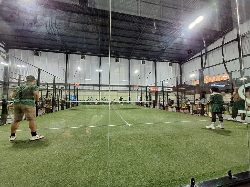 Suasana salah satu lapangan padel di Jakarta, Kamis (3/9/2026). tirto.id/Muhammad Naufal lapangan padel di Jakarta
