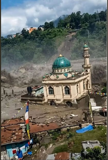 Periksa Fakta Banjir Bandang Nepal. foto/hotline periksa fakta tirto Periksa Fakta Banjir Bandang Nepal