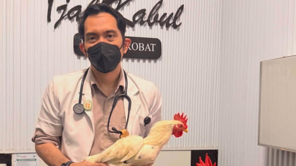 dr. Yusuf Nugraha, pendiri sekaligus dokter di Klinik Harapan Sehat, Kecamatan Cilaku, Cianjur, Jawa Barat. (Foto: Dok. Instagram pribadi dr. Yusuf Nugraha) Newsplus dr Yusuf Nugraha