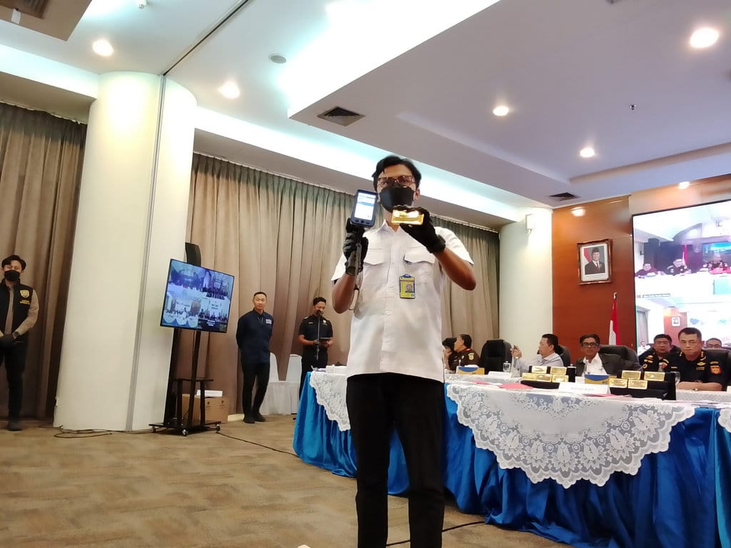 Direktorat Jenderal Bea dan Cukai (DJBC) membongkar empat rangkaian kasus penyelundupan emas yang terjadi di sejumlah bandara internasional Indonesia dalam jumpa pers di Kantor Pusat Bea dan Cukai, Jakarta, Selasa (15/9/2026). (FOTO/Rayfahd Haykal) Bea Cukai Bongkar Penyelundupan Emas