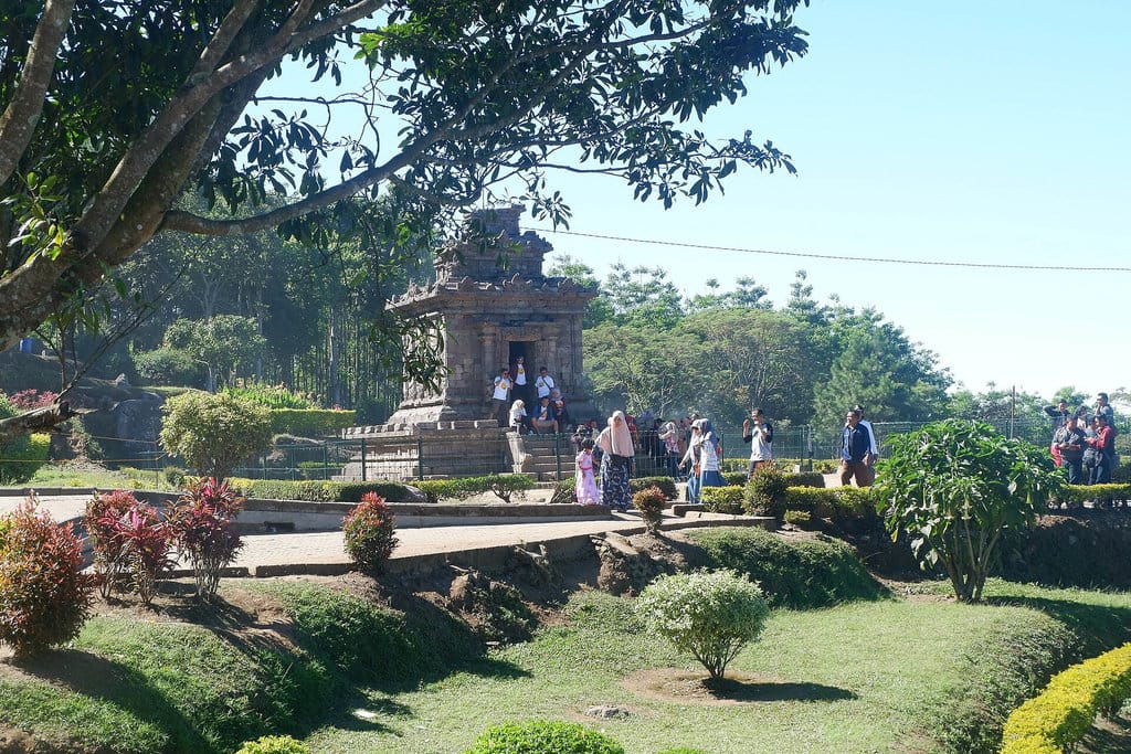 Candi Gedong Songo. wikimedia/Agathavidya Candi Gedong Songo