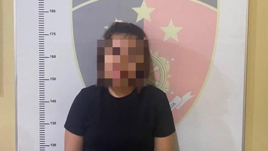 Polisi menangkap seorang wanita usai membunuh suaminya yang berstatus ASN di Inspektorat OKI, Sumsel, Senin (21/9/2026). FOTO/Humas Polres OKI Kasus Pembunuhan ASN OKI