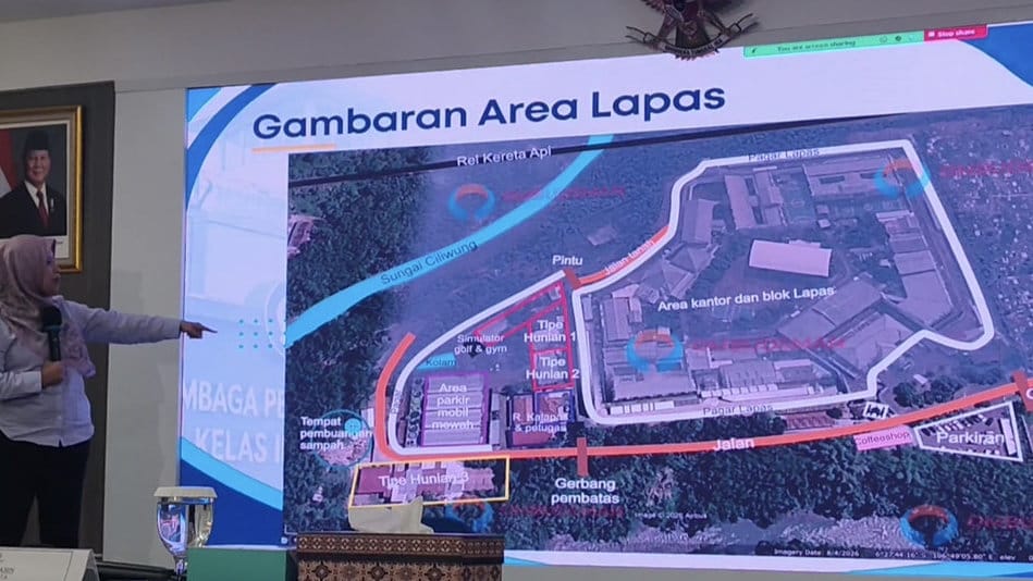 Anggota Ombudsman, Syafrida R. Rasahan, saat konferensi terkait hasil sidak di Lapas Kelas IIA Cibinong, di Gedung Ombudsman, Jakarta Selatan, Kamis (24/9/2026). tirto.id/Auliya Umayna Konpers Ombudsman RI Sidak Lapas Cibinong