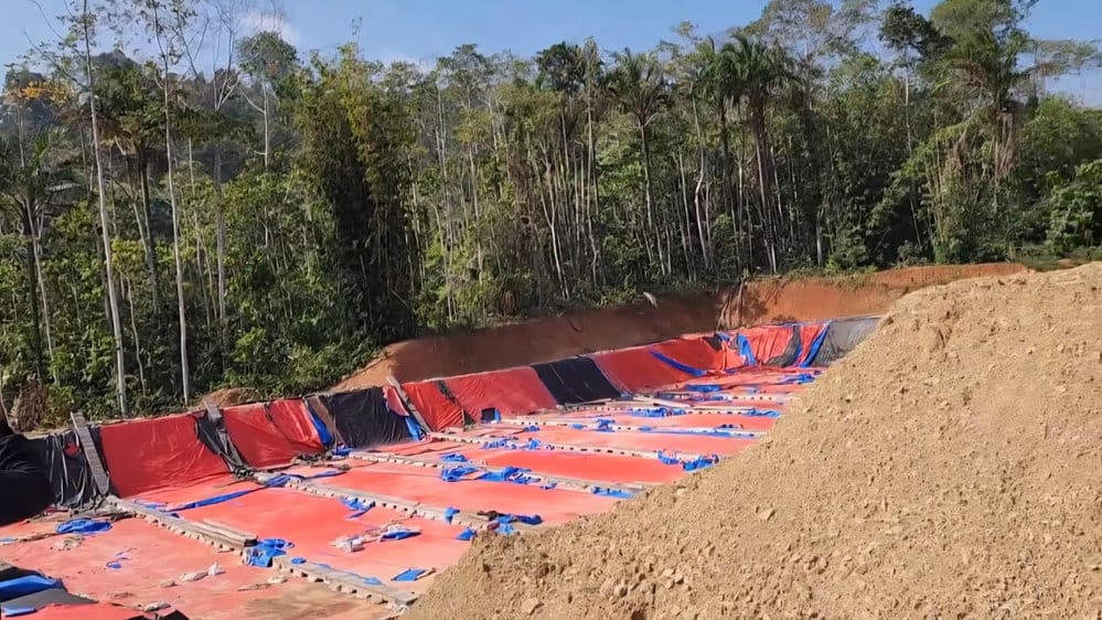 Salah satu lokasi pertambangan emas di Kotamobagu, Provinsi Sulawesi Utara, saat dicek tim kuasa hukum, tak lama setelah pelaporan ke Bareskrim Polri. Lokasi itu jadi salah satu TKP dugaan penipuan tambang emas yang dilakukan Kombes F kepada pelapor WNA Malaysia berinisial SYF. FOTO/Dokumentasi Tim Kuasa Hukum Negeri Sembilan Law Firm Lokasi pertambangan emas di Kotamobagu