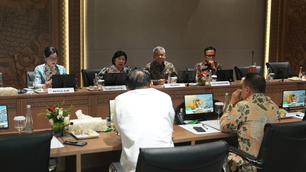 Rapat koordinasi antara DPR RI dengan pemerintah, Bank Indonesia, OJK, dan Danantara Indonesia yang dihadiri Wakil Ketua DPR RI Sufmi Dasco Ahmad di Gedung Nusantara III, Kompleks Parlemen, Jakarta, Kamis (24/9/2026). FOTO/Dok. DPR RI Rakor DPR RI dengan Pemerintah BI OJK Danantara
