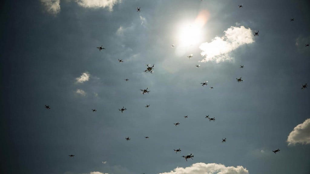 Drone swarm diluncurkan saat latihan militer Scarlet Dragon 26-3 di Fort Bragg, North Carolina, AS, pada 16 September 2026. foto/Dok. War Gov Drone swarm
